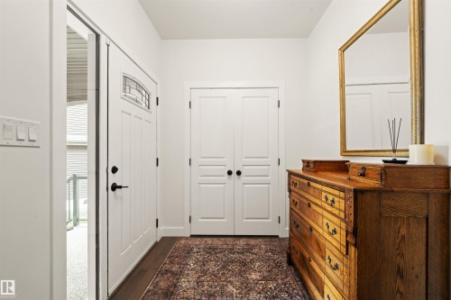 3722 Kidd Crescent Sw, Edmonton, AB - Indoor Photo Showing Other Room