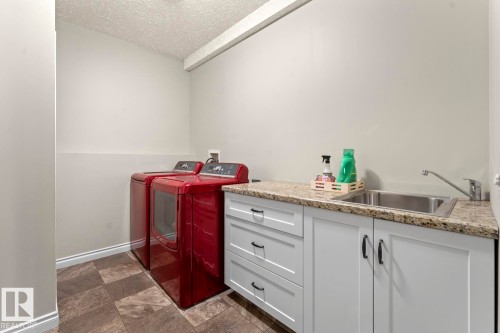 2303 2 Avenue, Cold Lake, AB - Indoor Photo Showing Other Room