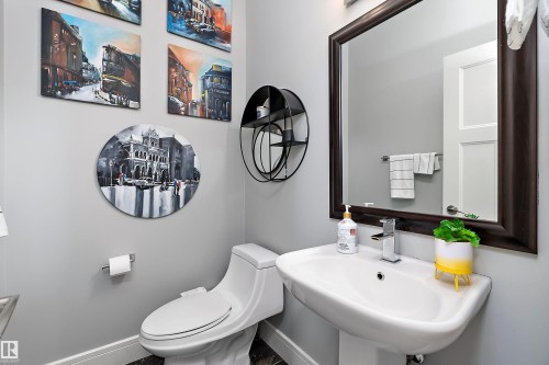 164 Durrand Bend, Fort Saskatchewan, AB - Indoor Photo Showing Bathroom