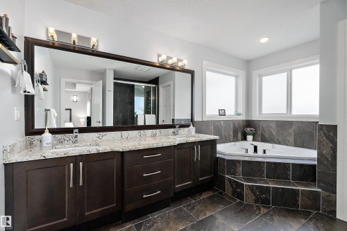 164 Durrand Bend, Fort Saskatchewan, AB - Indoor Photo Showing Bathroom