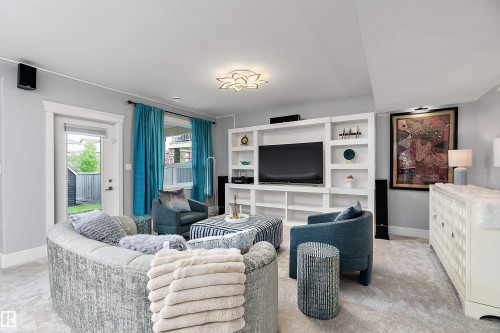 164 Durrand Bend, Fort Saskatchewan, AB - Indoor Photo Showing Living Room