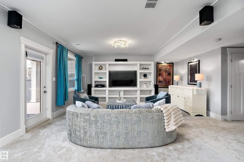 164 Durrand Bend, Fort Saskatchewan, AB - Indoor Photo Showing Living Room