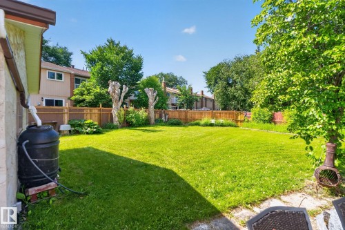 13050 32A Street Nw, Edmonton, AB - Outdoor With Backyard