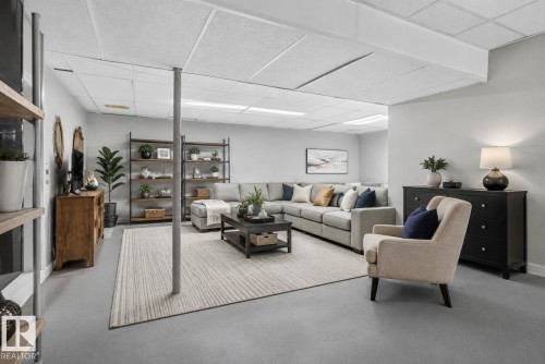 13050 32A Street Nw, Edmonton, AB - Indoor