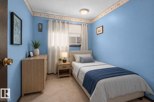 13050 32A Street Nw, Edmonton, AB - Indoor Photo Showing Bedroom