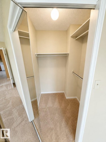 1552 54 Street Nw, Edmonton, AB - Indoor