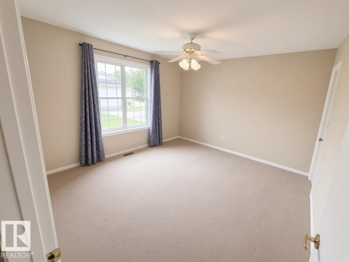 1552 54 Street Nw, Edmonton, AB - Indoor Photo Showing Other Room