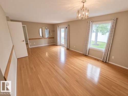 1552 54 Street Nw, Edmonton, AB - Indoor Photo Showing Other Room