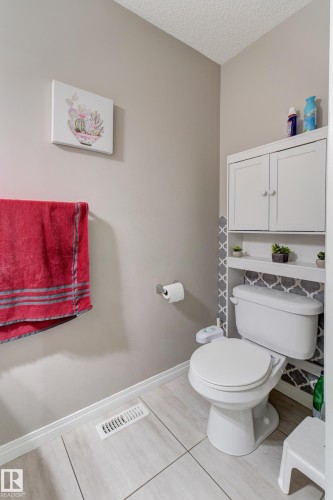 6706 24 Avenue Sw, Edmonton, AB - Indoor Photo Showing Bathroom