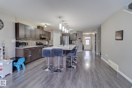 6706 24 Avenue Sw, Edmonton, AB - Indoor Photo Showing Kitchen With Upgraded Kitchen