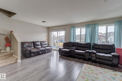 6706 24 Avenue Sw, Edmonton, AB - Indoor Photo Showing Living Room
