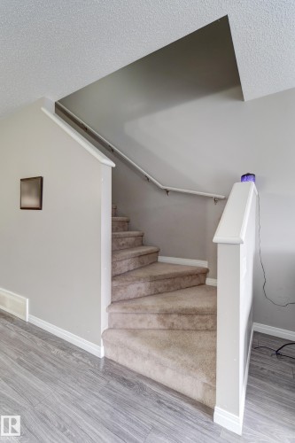 6706 24 Avenue Sw, Edmonton, AB - Indoor Photo Showing Other Room