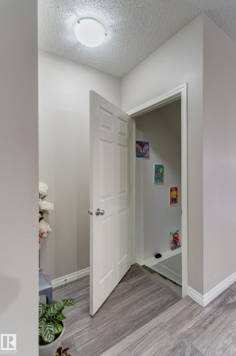 6706 24 Avenue Sw, Edmonton, AB - Indoor Photo Showing Other Room