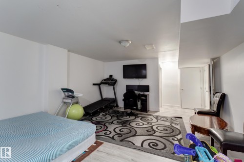 6706 24 Avenue Sw, Edmonton, AB - Indoor