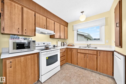 11461 152A Avenue Nw, Edmonton, AB - Indoor Photo Showing Kitchen With Double Sink