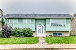 11461 152A Avenue NW  Edmonton, AB T5X 1E3