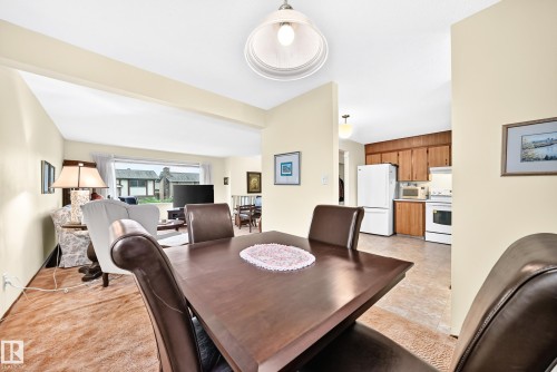11461 152A Avenue Nw, Edmonton, AB - Indoor Photo Showing Dining Room