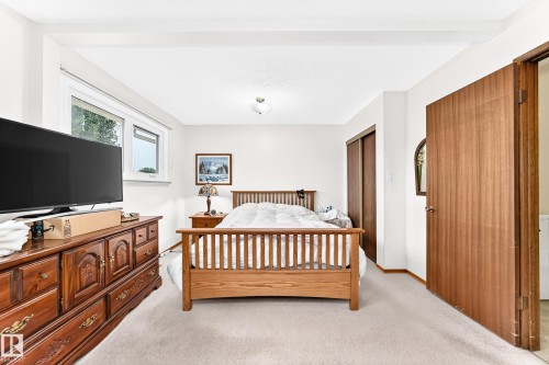 11461 152A Avenue Nw, Edmonton, AB - Indoor Photo Showing Bedroom