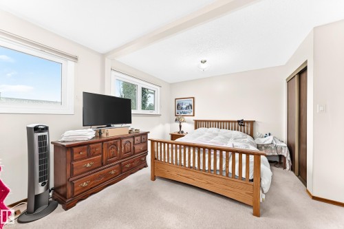 11461 152A Avenue Nw, Edmonton, AB - Indoor Photo Showing Bedroom