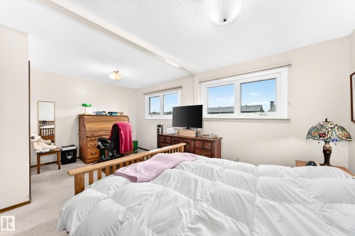11461 152A Avenue Nw, Edmonton, AB - Indoor Photo Showing Bedroom