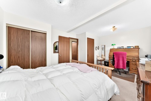 11461 152A Avenue Nw, Edmonton, AB - Indoor Photo Showing Bedroom