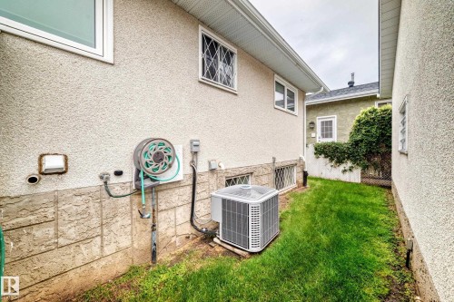 11461 152A Avenue Nw, Edmonton, AB - Outdoor With Exterior