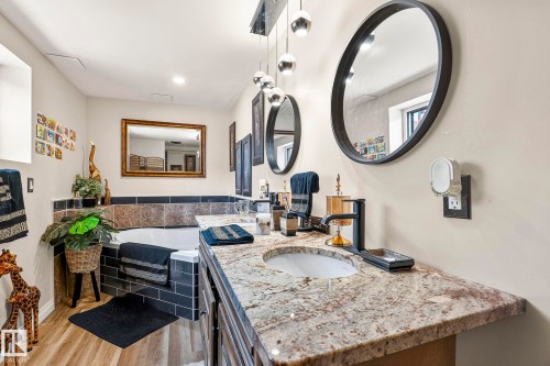 16351 119 Street Nw, Edmonton, AB - Indoor Photo Showing Bathroom