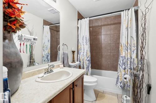 16351 119 Street Nw, Edmonton, AB - Indoor Photo Showing Bathroom