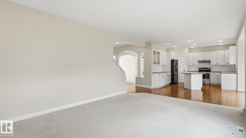 11568 15 Avenue Nw, Edmonton, AB - Indoor Photo Showing Kitchen