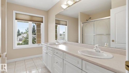 11568 15 Avenue Nw, Edmonton, AB - Indoor Photo Showing Bathroom