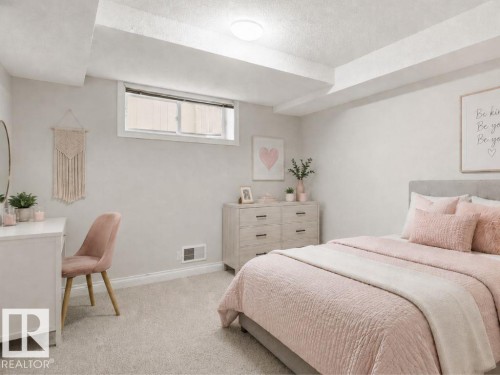 11568 15 Avenue Nw, Edmonton, AB - Indoor Photo Showing Bedroom
