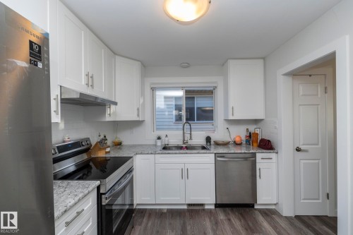 11427 90 Street Nw, Edmonton, AB - Indoor Photo Showing Kitchen