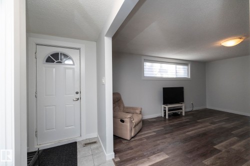11427 90 Street Nw, Edmonton, AB - Indoor