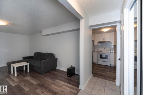 11427 90 Street Nw, Edmonton, AB - Indoor