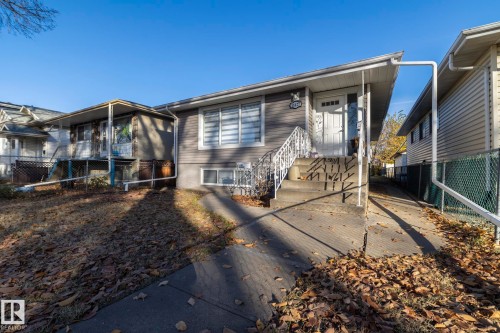 11427 90 Street Nw, Edmonton, AB - Outdoor