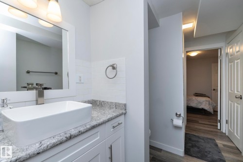 11427 90 Street Nw, Edmonton, AB - Indoor Photo Showing Bathroom