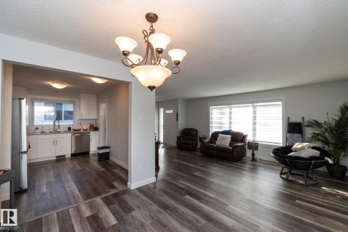 11427 90 Street Nw, Edmonton, AB - Indoor