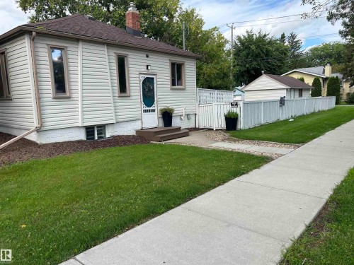 12203 124 Street Nw, Edmonton, AB - Outdoor