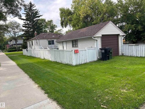 12203 124 Street Nw, Edmonton, AB - Outdoor