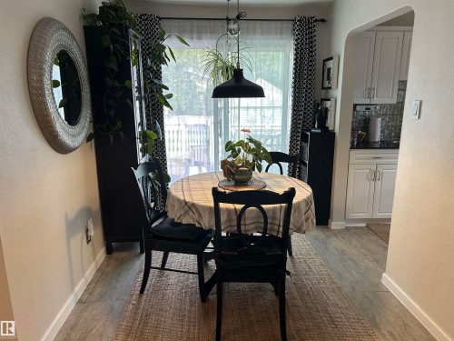 12203 124 Street Nw, Edmonton, AB - Indoor Photo Showing Dining Room