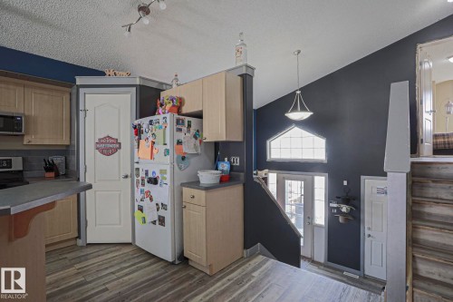 4506 154 Avenue Nw, Edmonton, AB - Indoor