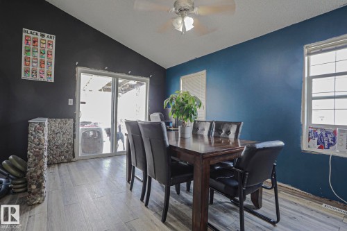 4506 154 Avenue Nw, Edmonton, AB - Indoor Photo Showing Dining Room