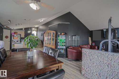 4506 154 Avenue Nw, Edmonton, AB - Indoor Photo Showing Dining Room