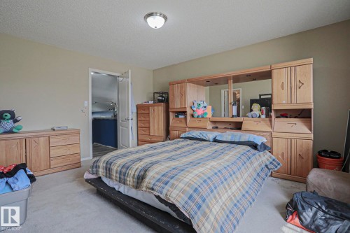 4506 154 Avenue Nw, Edmonton, AB - Indoor Photo Showing Bedroom