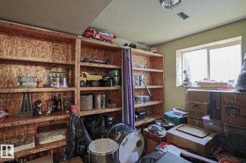 4506 154 Avenue Nw, Edmonton, AB - Indoor