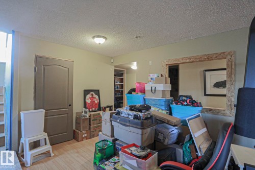 4506 154 Avenue Nw, Edmonton, AB - Indoor
