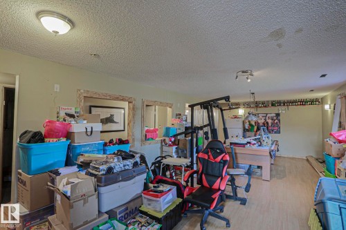 4506 154 Avenue Nw, Edmonton, AB - Indoor