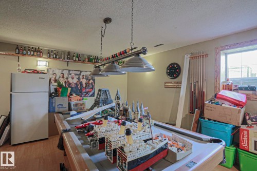 4506 154 Avenue Nw, Edmonton, AB - Indoor