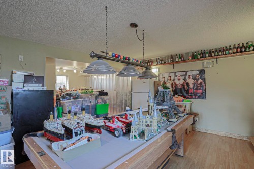 4506 154 Avenue Nw, Edmonton, AB - Indoor