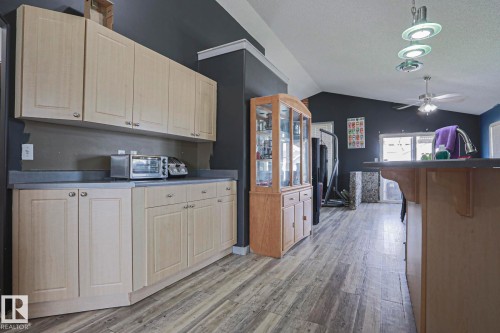 4506 154 Avenue Nw, Edmonton, AB - Indoor